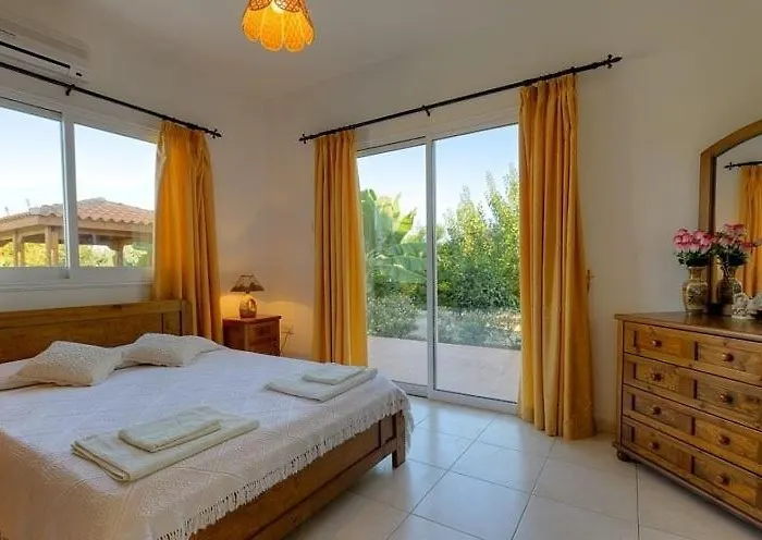 Cyprus * Πέγεια